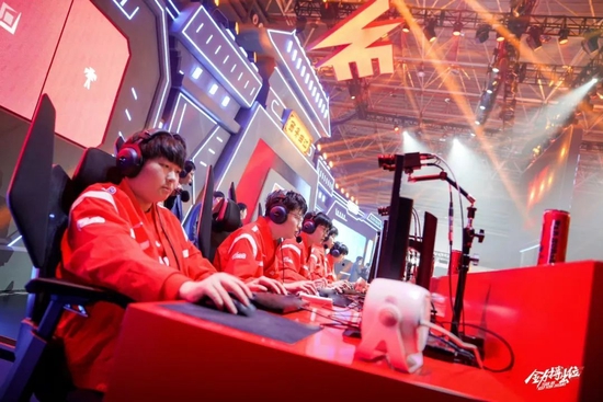 间的默契配 间的默契配